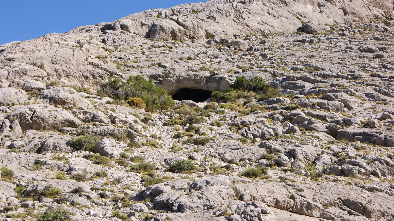 Ingreso a la Reserva Caverna de las Brujas, Malargüe
