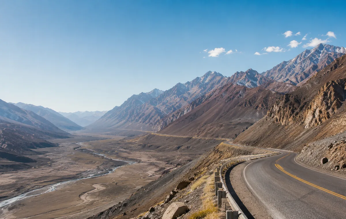 Ruta de montaña y paisaje árido de Malargüe, Mendoza